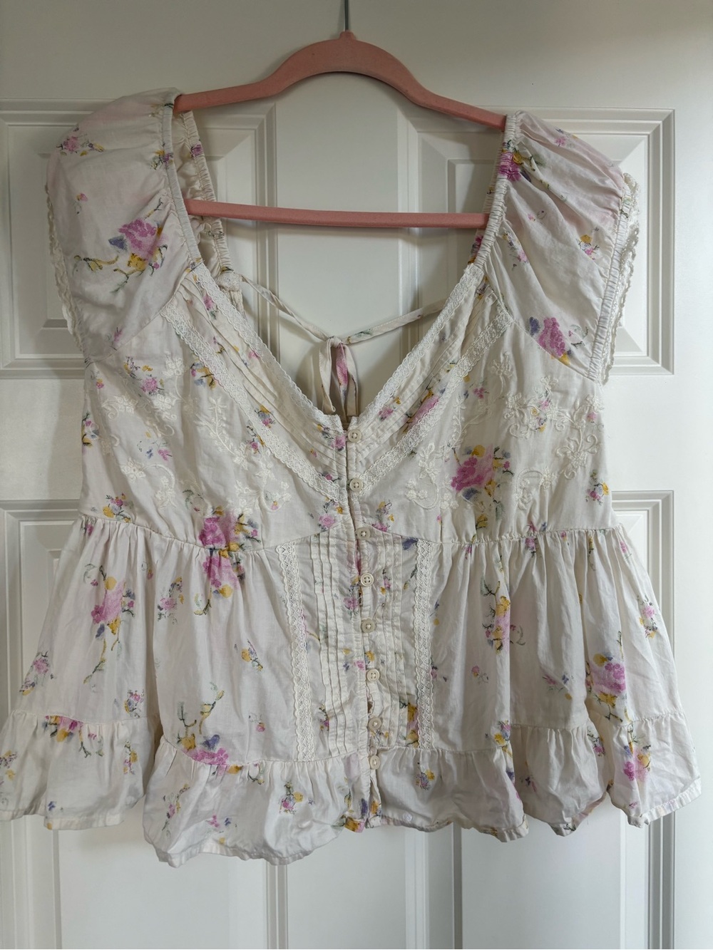 Universal Thread Cream Floral Peplum Tie-Back Blouse